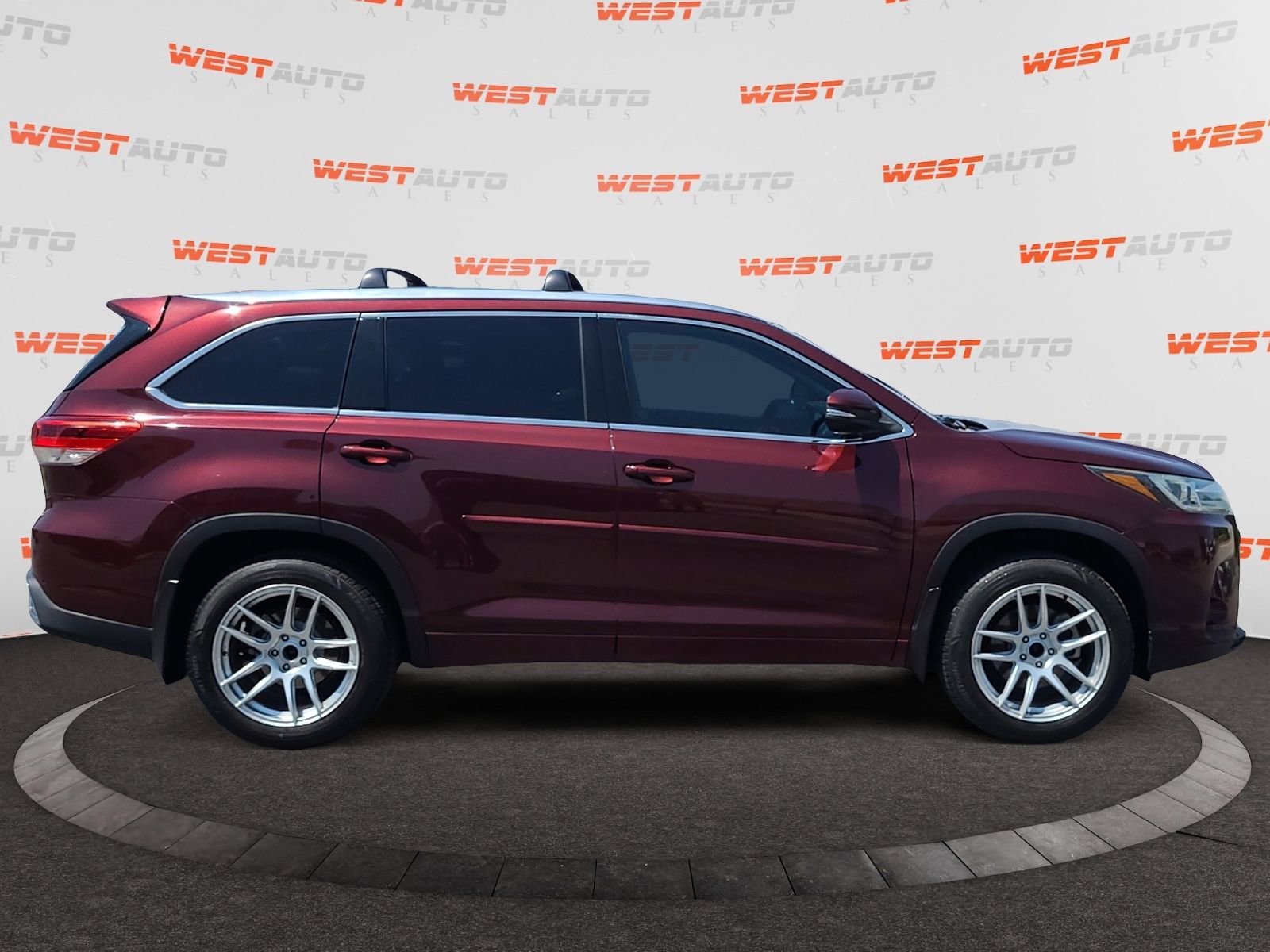 Used 2019 Toyota Highlander Limited AWD/4WD image 6