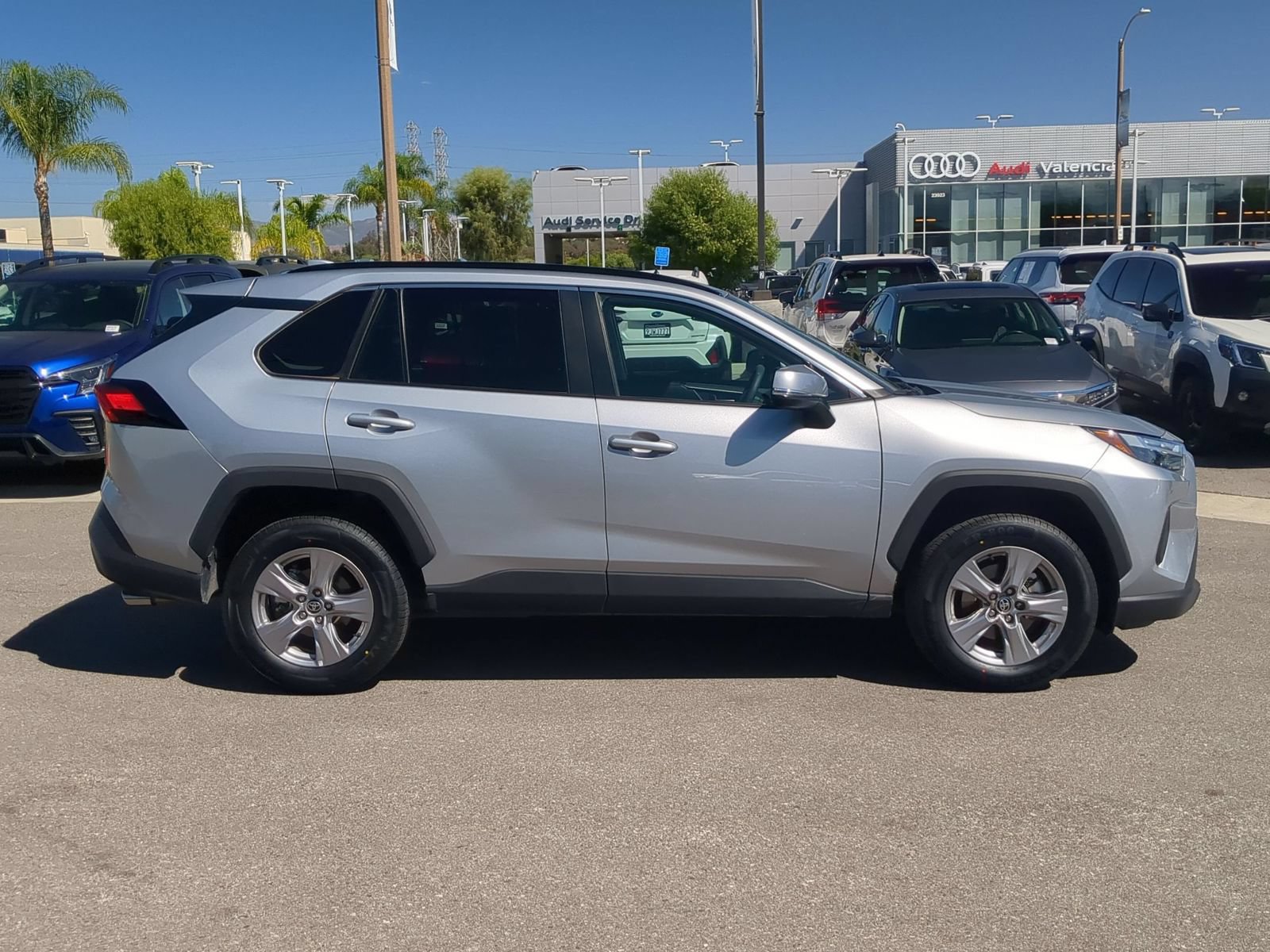 Used 2025 Toyota RAV4 XLE FWD image 6