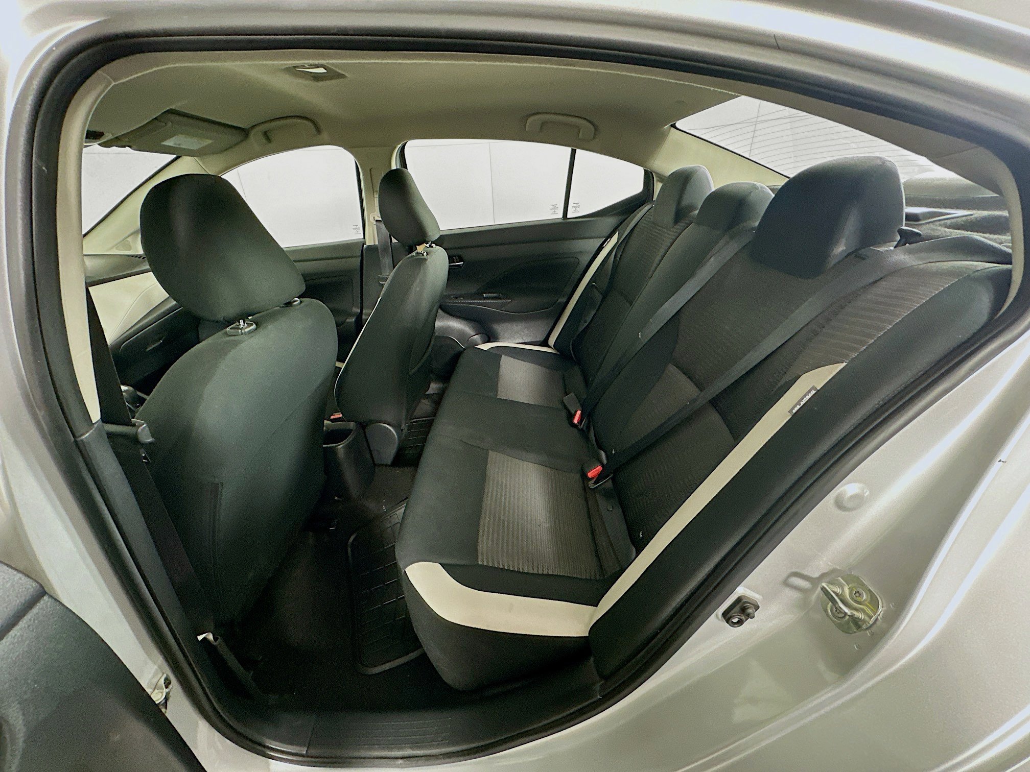 Used 2021 Nissan Versa SV image 26