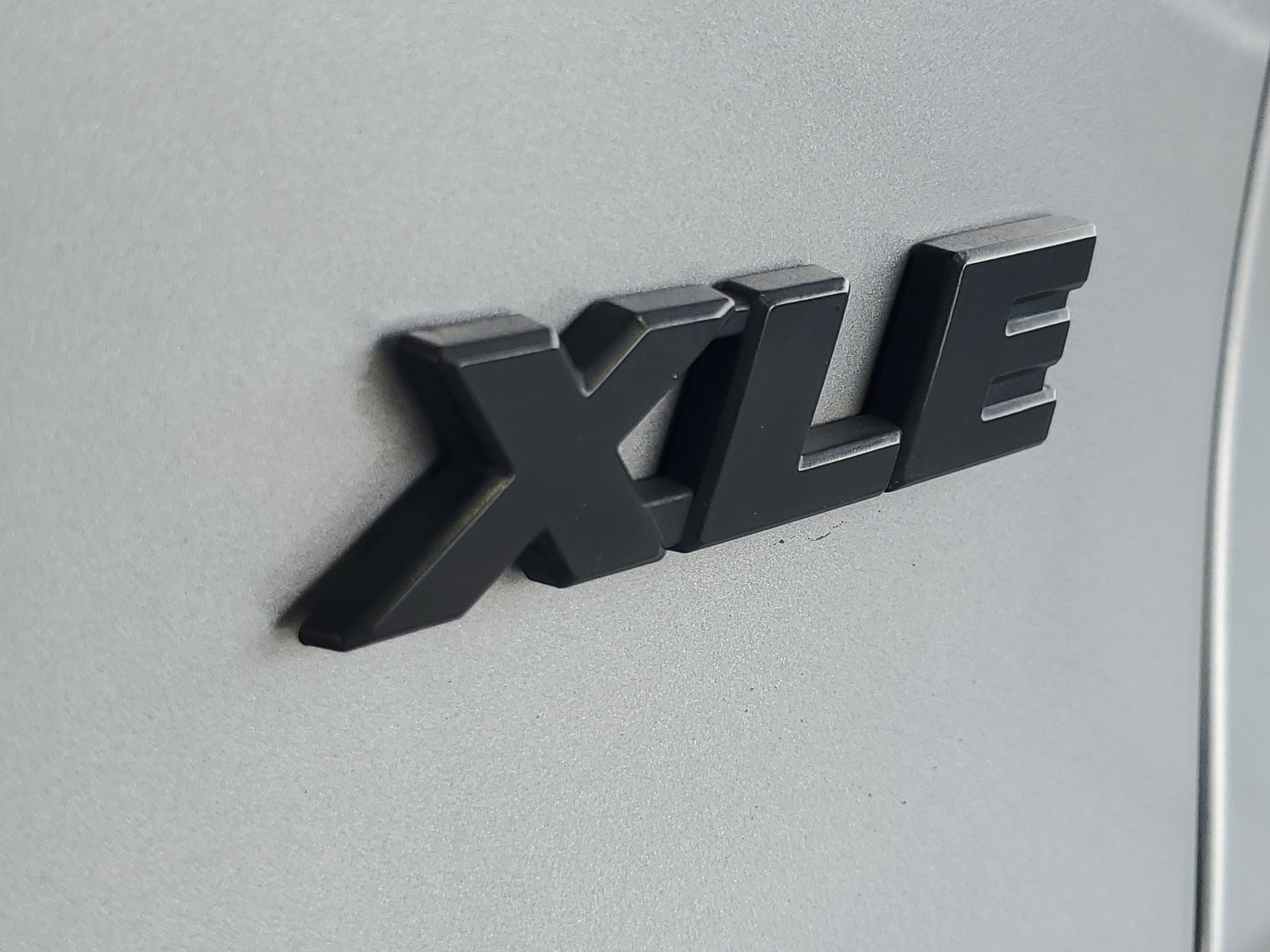 Used 2021 Toyota RAV4 XLE FWD image 7