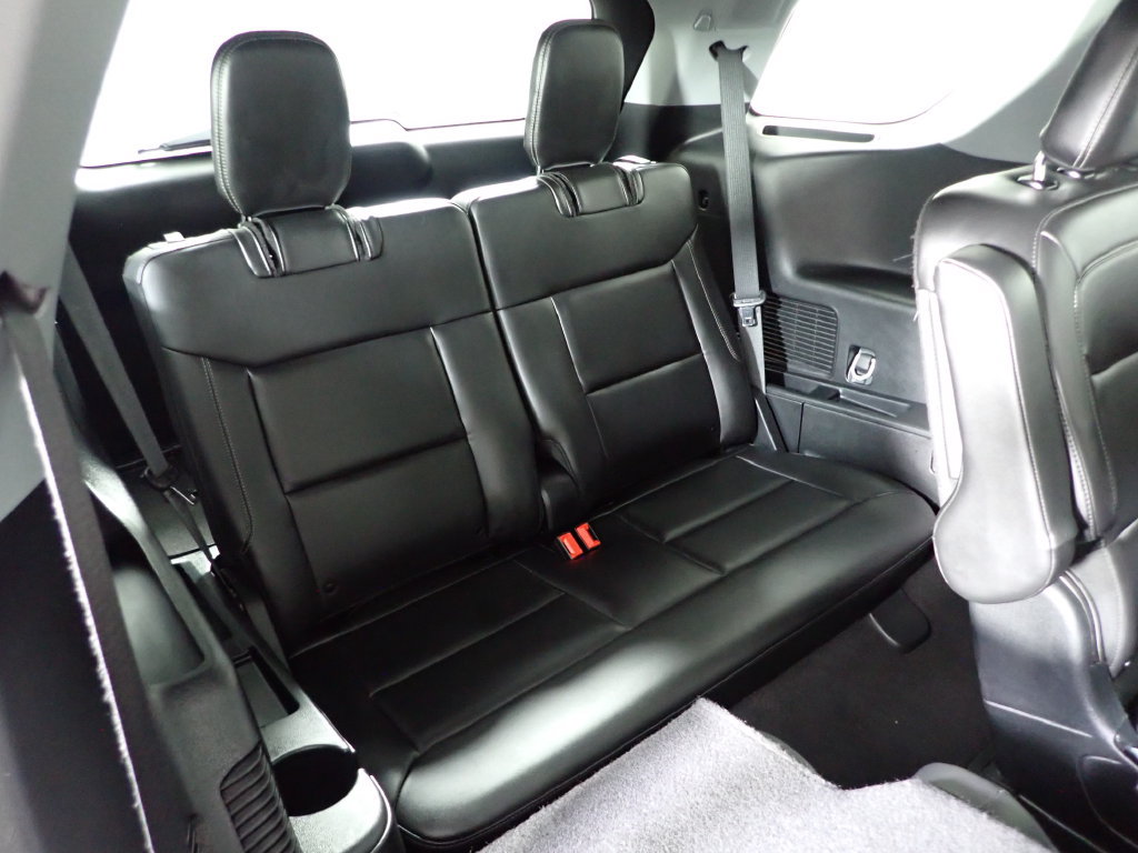 Used 2024 Ford Explorer XLT w/ Equipment Group 202A AWD/4WD image 36