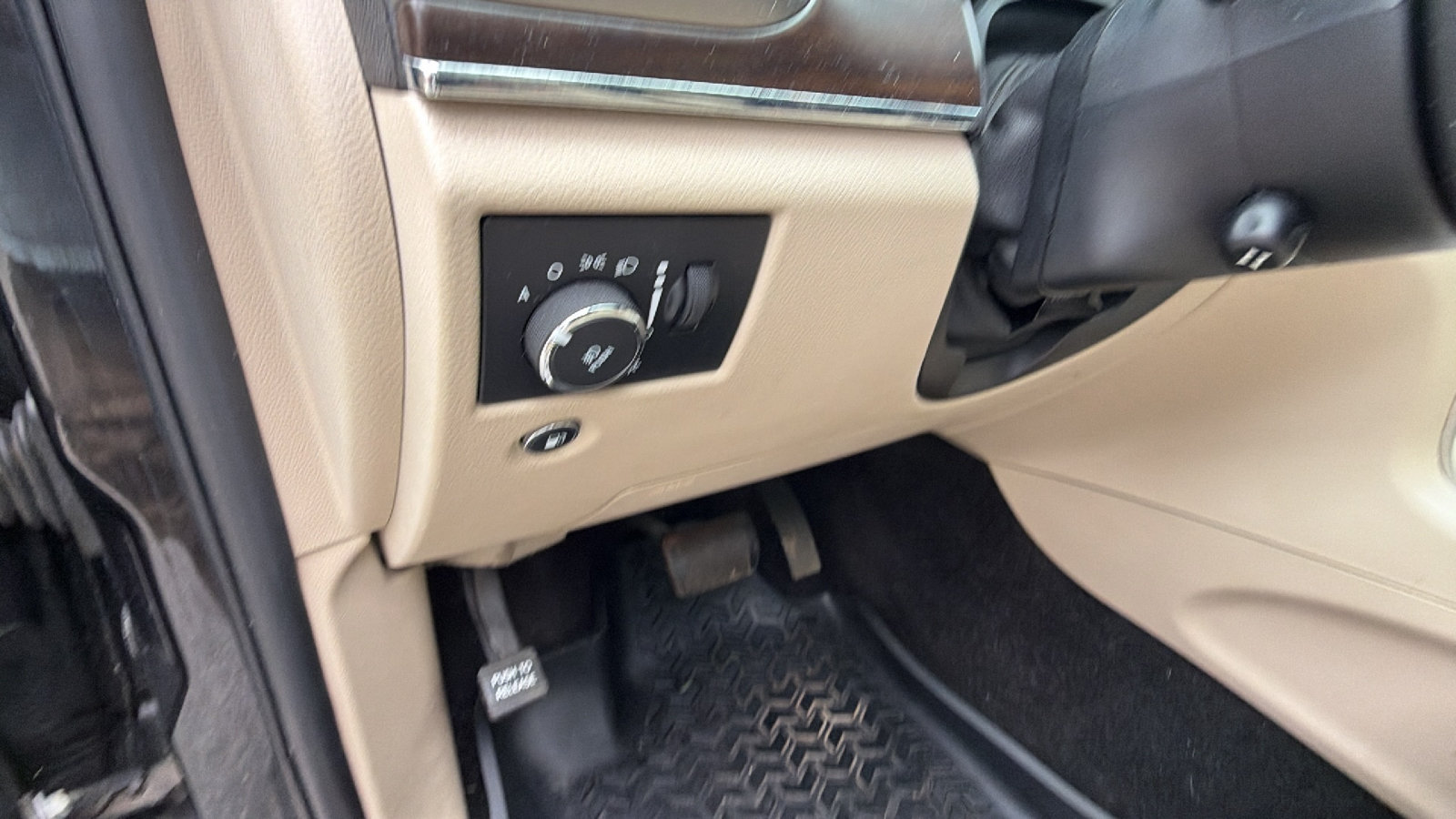 Used 2015 Jeep Grand Cherokee Limited w/ Luxury Group II AWD/4WD image 26