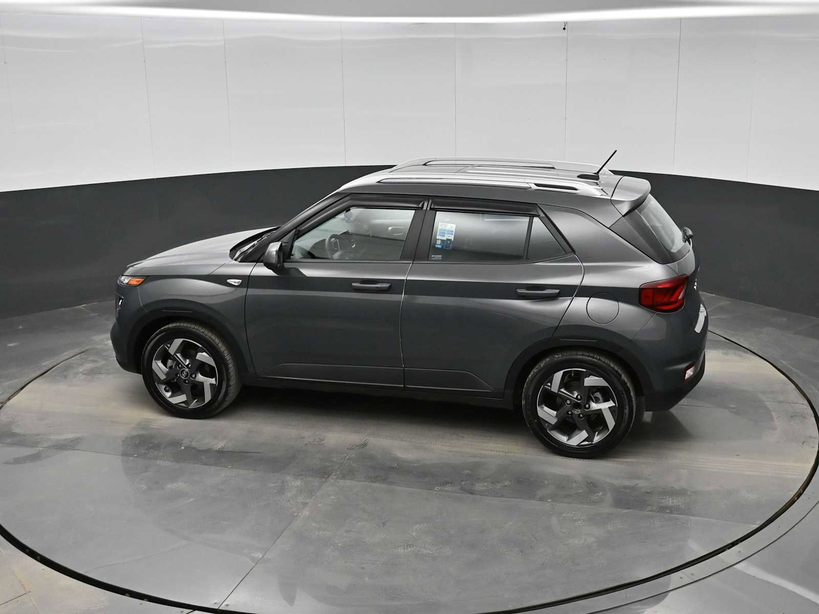 Certified 2024 Hyundai Venue SEL image 26