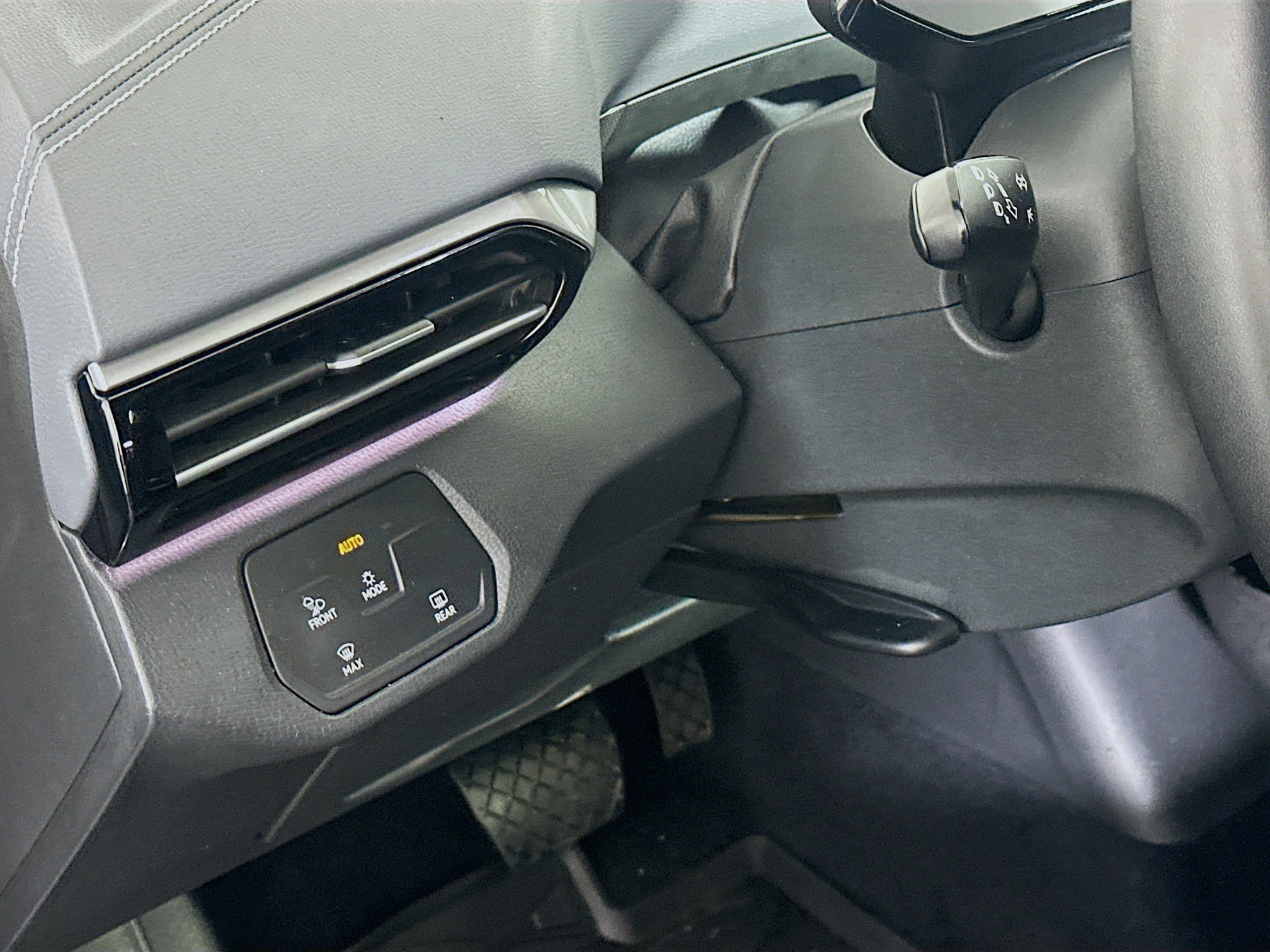 Used 2023 Volkswagen ID.4 S image 16