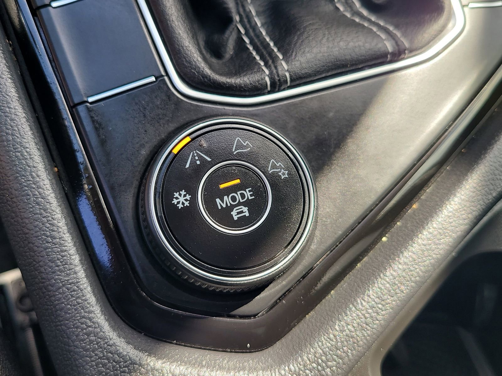 Used 2024 Volkswagen Taos SE image 26