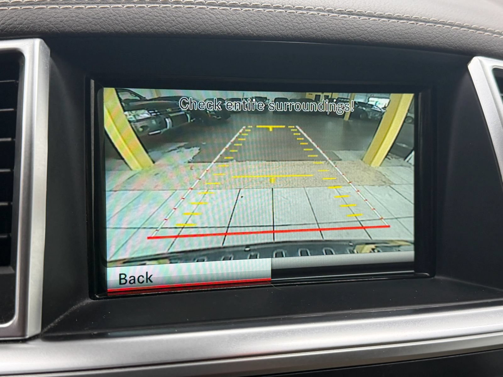 Used 2015 Mercedes-Benz GL 450 4MATIC w/ Lane Tracking Package image 30
