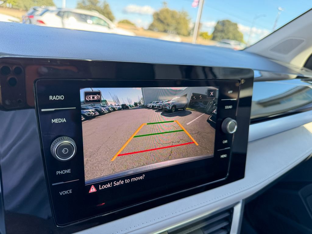 New 2026 Volkswagen Taos SE image 20