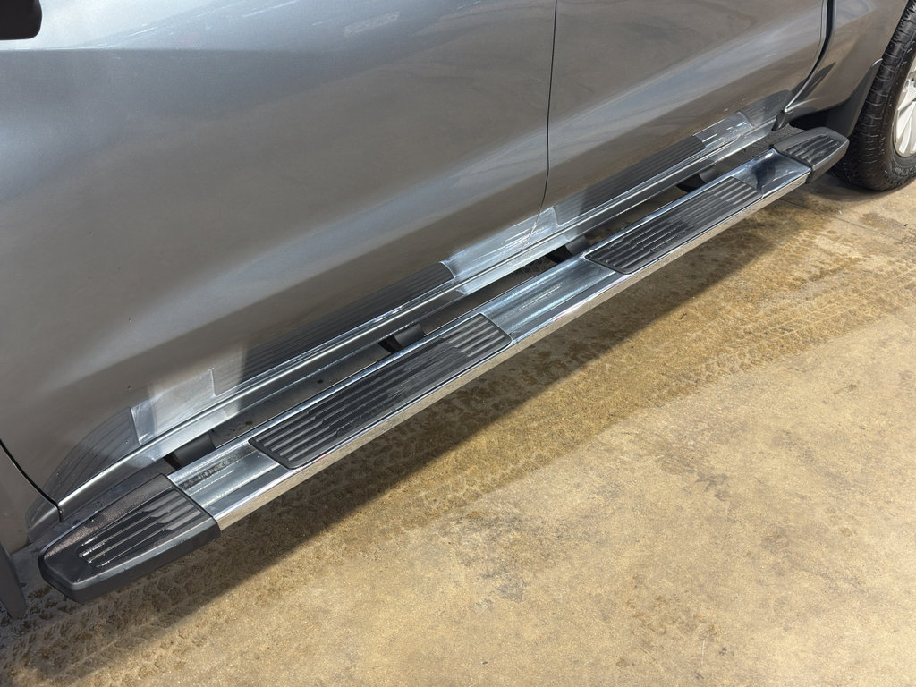 Used 2021 Chevrolet Silverado 1500 High Country w/ Technology Package image 9