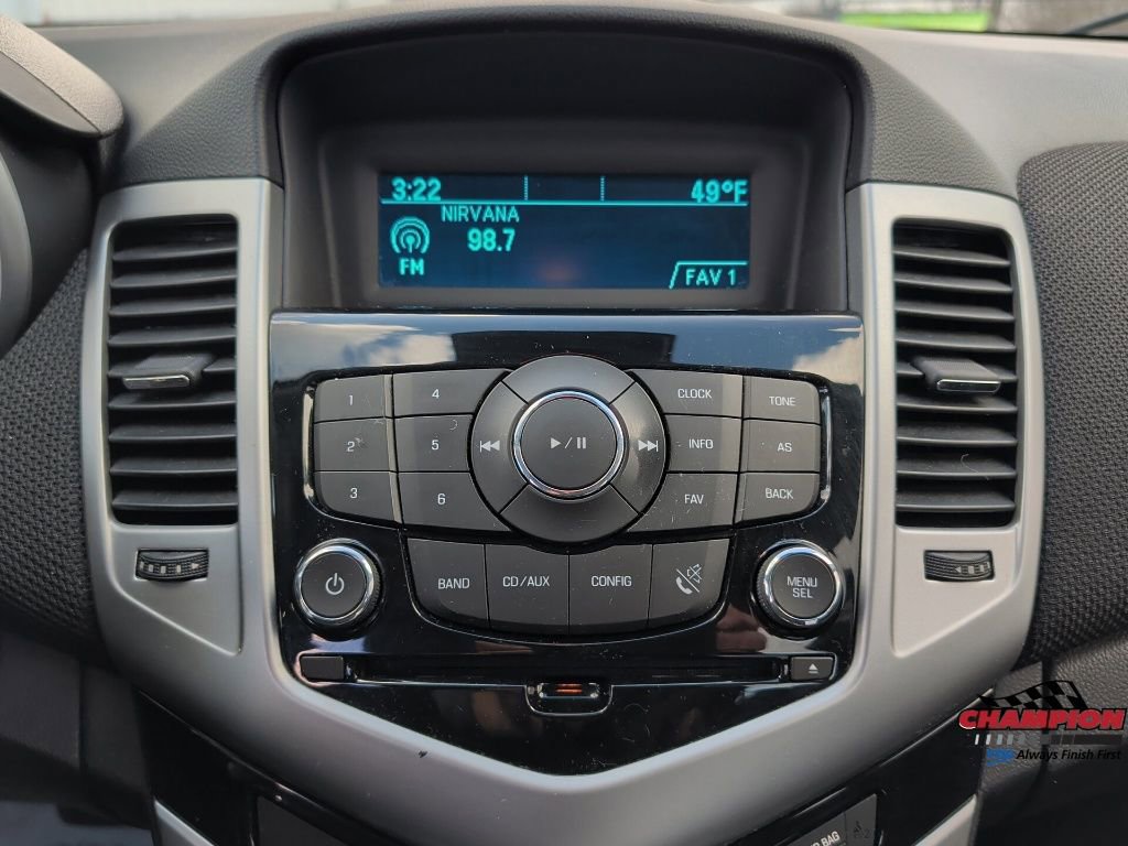 Used 2015 Chevrolet Cruze LT image 18