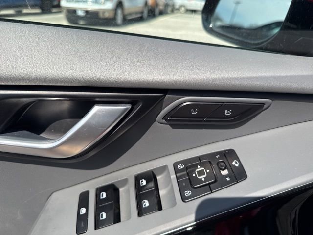 Used 2025 Kia Niro SX image 12