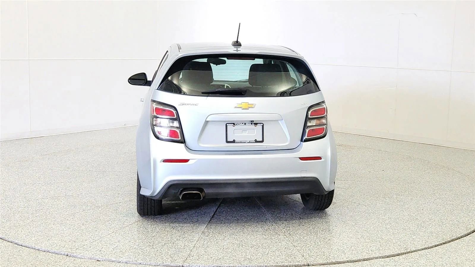 Used 2017 Chevrolet Sonic LT w/ Convenience Package FWD image 6