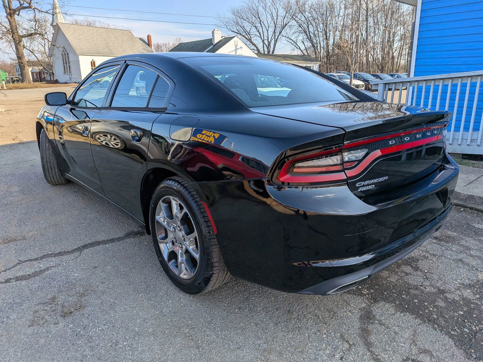 Used 2015 Dodge Charger SE image 3