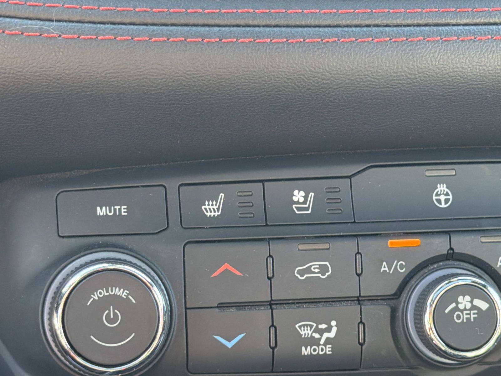 Used 2023 Dodge Durango GT image 15