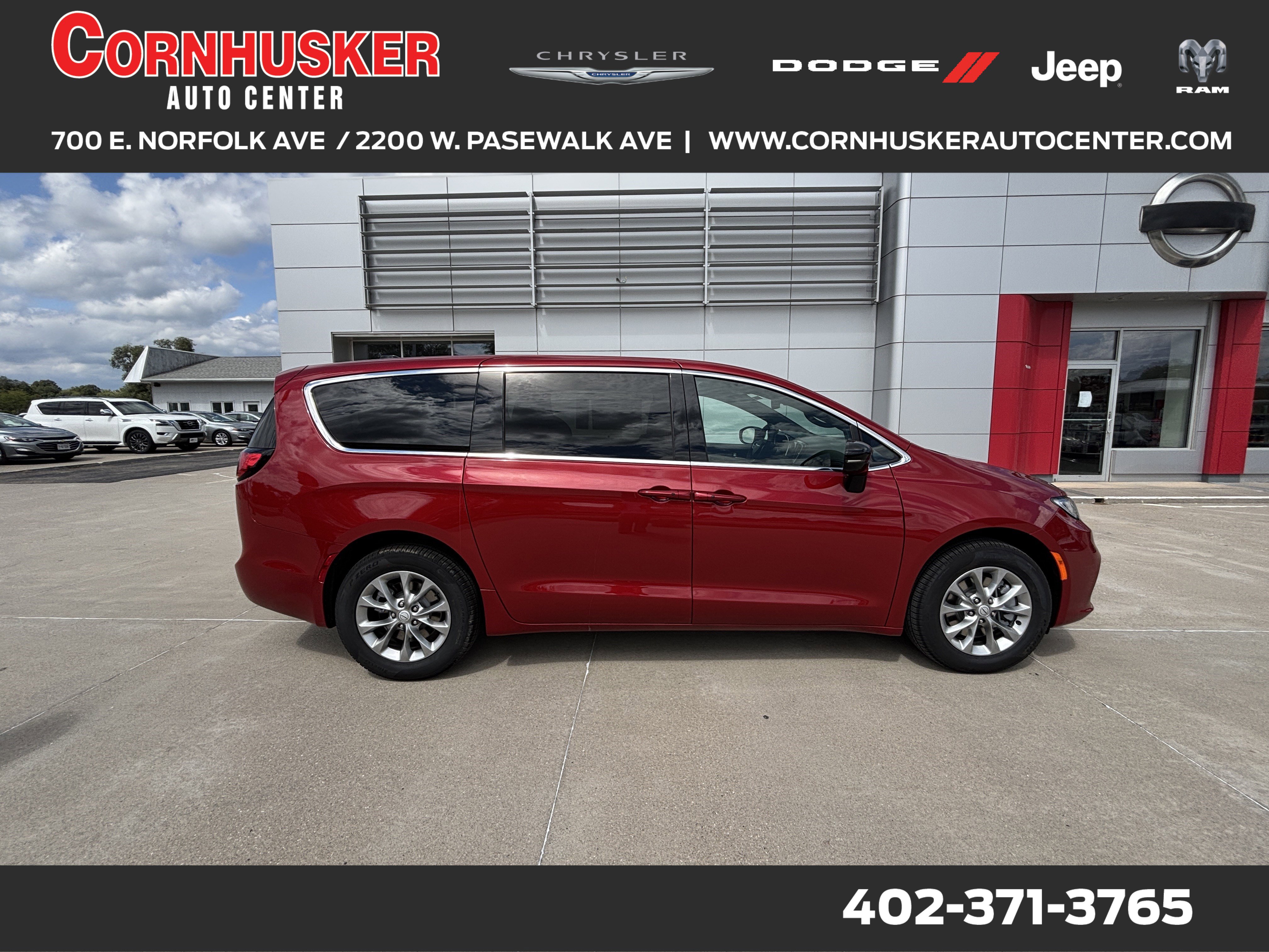 New 2026 Chrysler Pacifica Select image 1