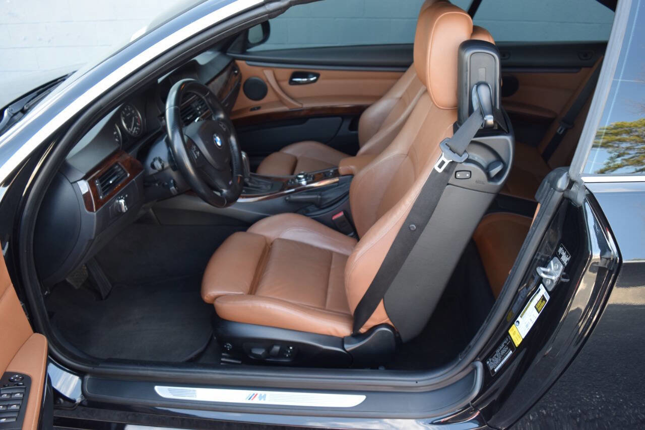 Used 2012 BMW 335i Convertible image 6