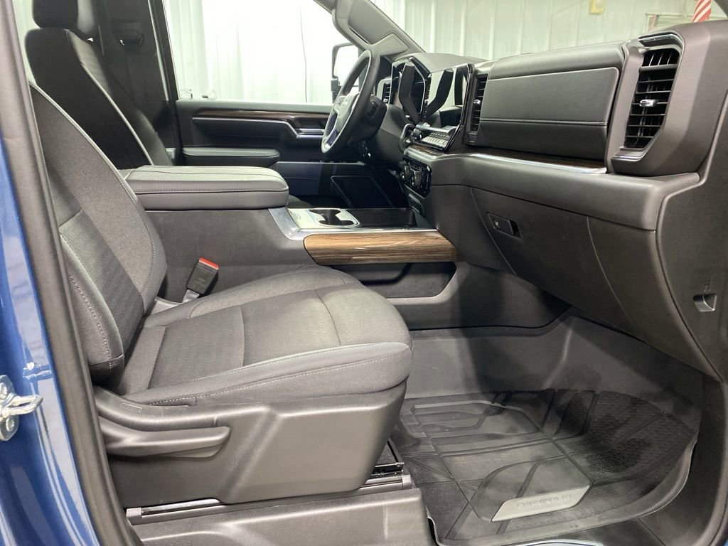 Used 2025 Chevrolet Silverado 3500 LT w/ All Star Edition image 14