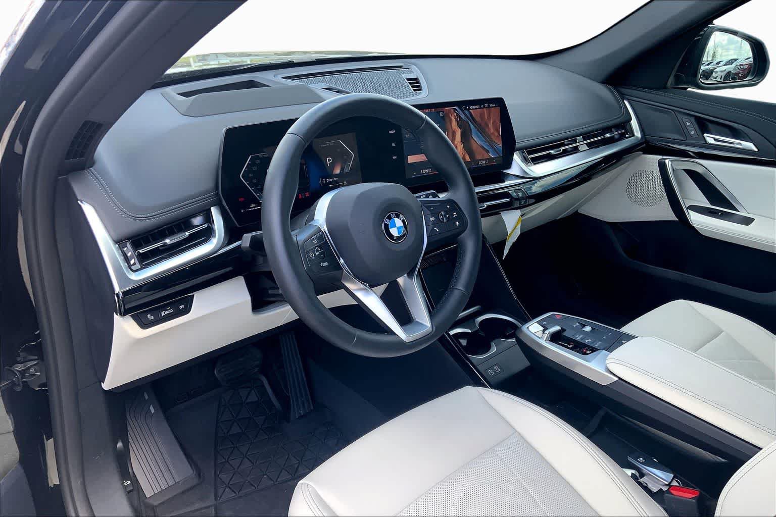 New 2026 BMW X1 xDrive28i w/ Technology Package AWD/4WD image 17