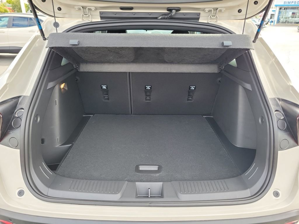 New 2026 Chevrolet Trax RS w/ Sunroof Package FWD image 19