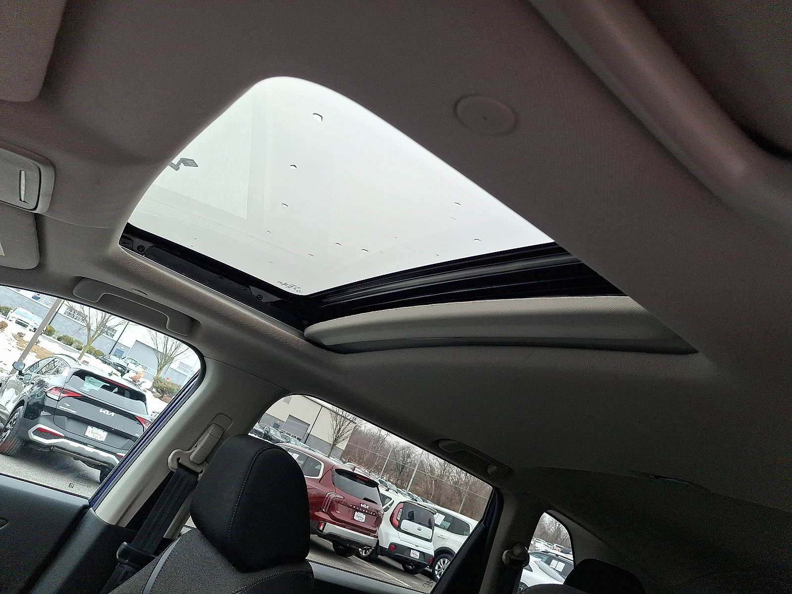 Used 2023 Honda CR-V EX image 14