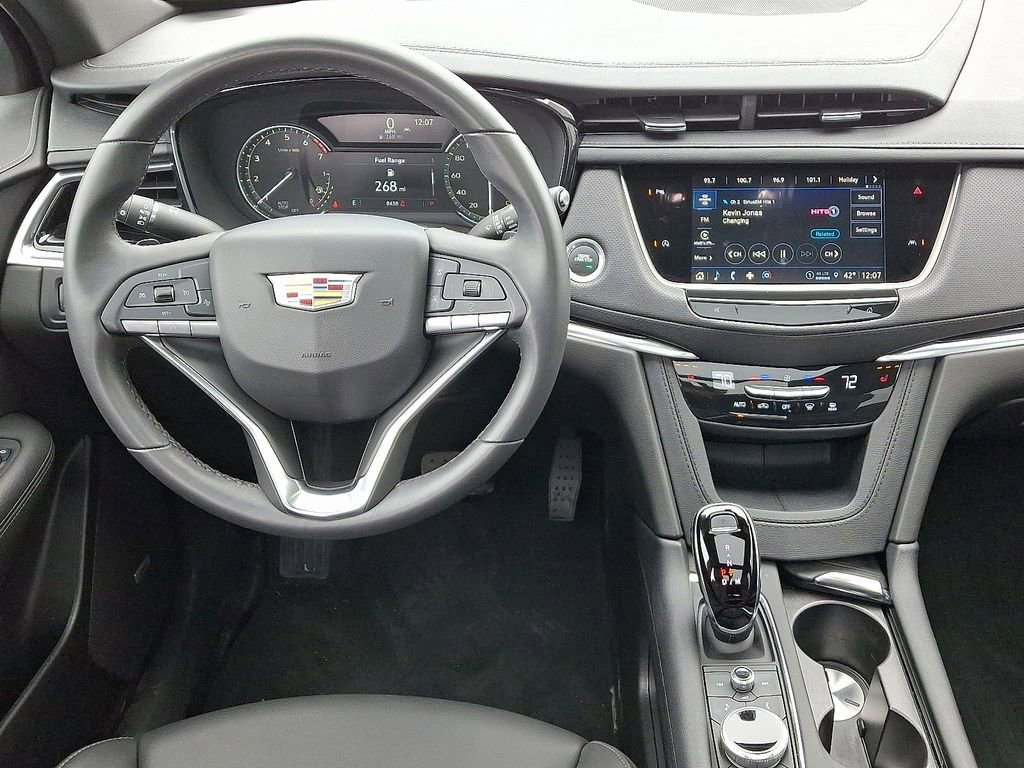 Certified 2025 Cadillac XT6 Luxury image 13