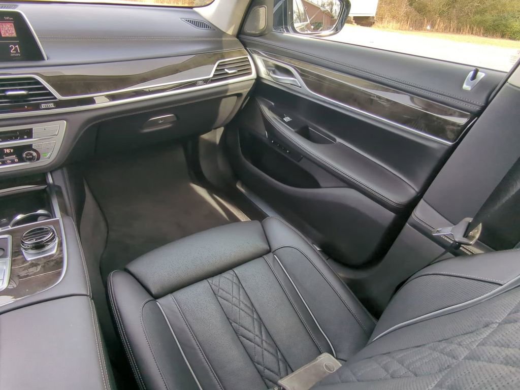 Used 2020 BMW 750i xDrive w/ Executive Package image 14