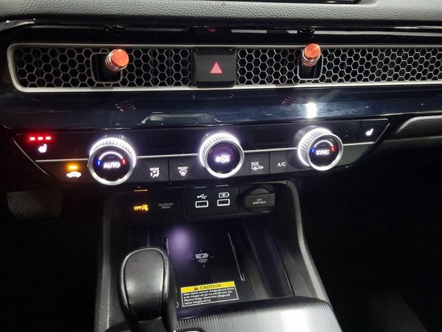 Used 2022 Honda Civic Touring image 7