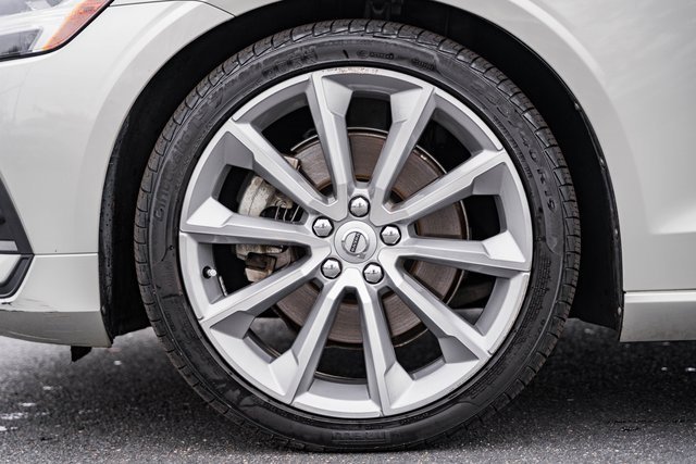Used 2021 Volvo S60 T5 Momentum w/ Protection Package Premier image 19