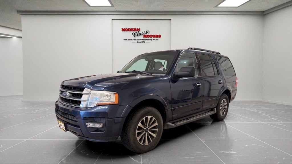 Used 2016 Ford Expedition XLT w/ Equipment Group 202A AWD/4WD image 3