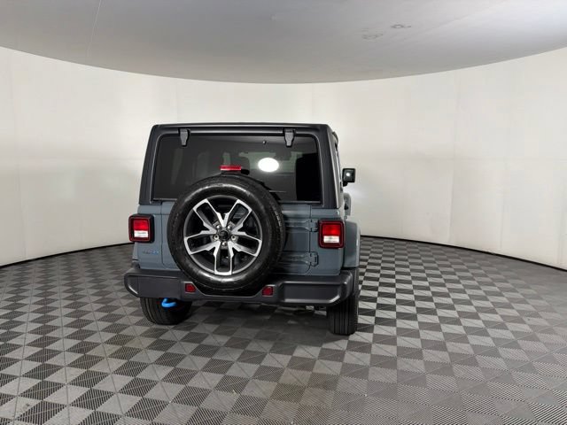 Used 2024 Jeep Wrangler Unlimited w/ Convenience Group AWD/4WD image 13