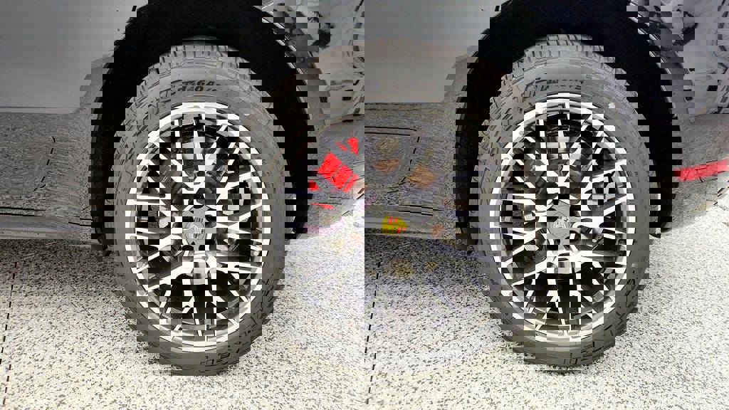 Used 2018 Porsche Macan Turbo image 9