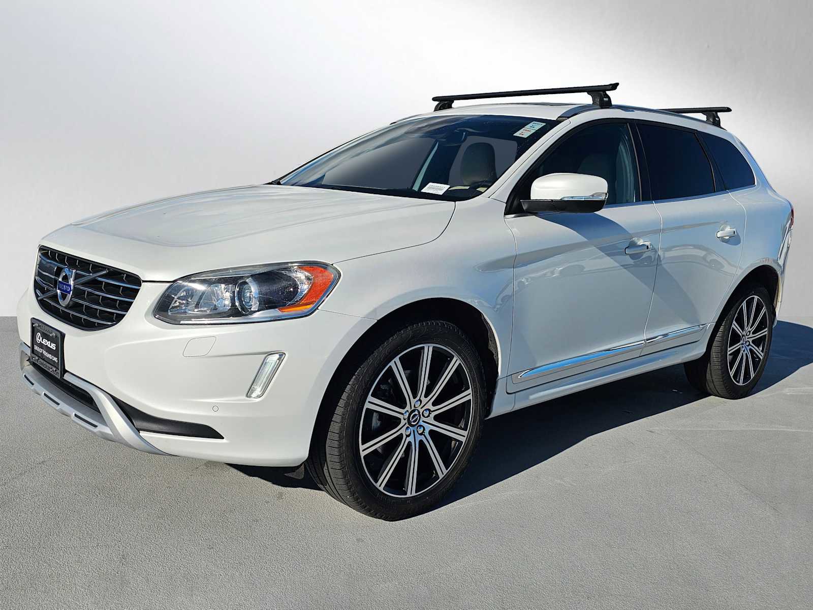 Used 2016 Volvo XC60 T6 Platinum w/ Climate Package image 33
