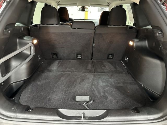 Used 2015 Jeep Cherokee Sport w/ Sport Appearance Group FWD image 22