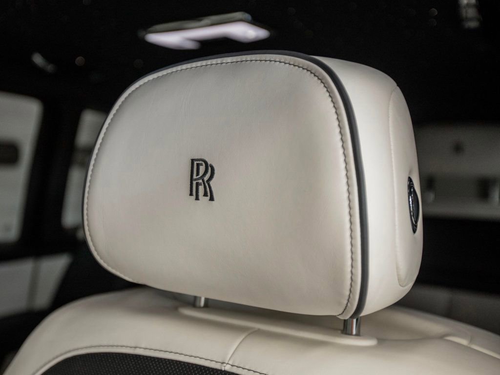 Used 2022 Rolls-Royce Cullinan w/ Cullinan Package image 34