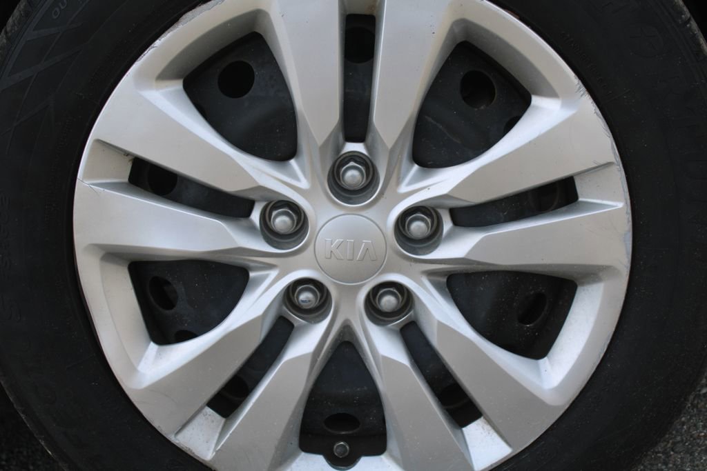 Used 2021 Kia Soul LX image 17