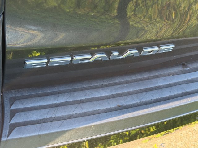 Used 2020 Cadillac Escalade ESV Luxury AWD/4WD image 13