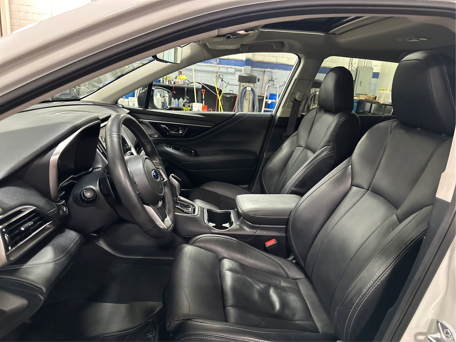 Used 2023 Subaru Outback Limited XT AWD/4WD image 9