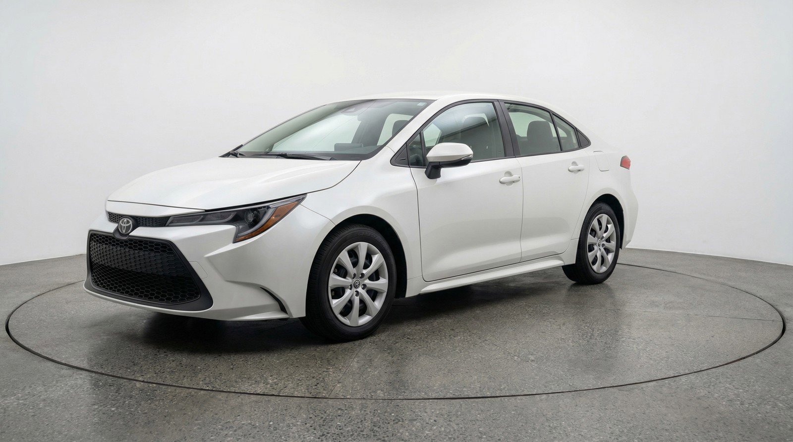 Used 2025 Toyota Corolla LE image 3