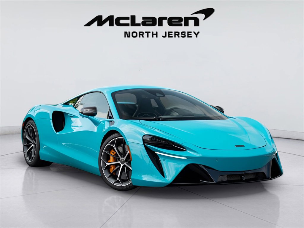New 2025 McLaren Artura image 5