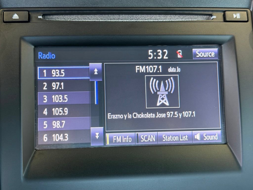 Used 2015 Toyota Camry SE FWD image 28