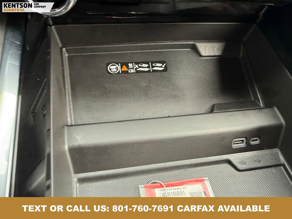 Used 2025 Chevrolet Suburban Z71 image 26