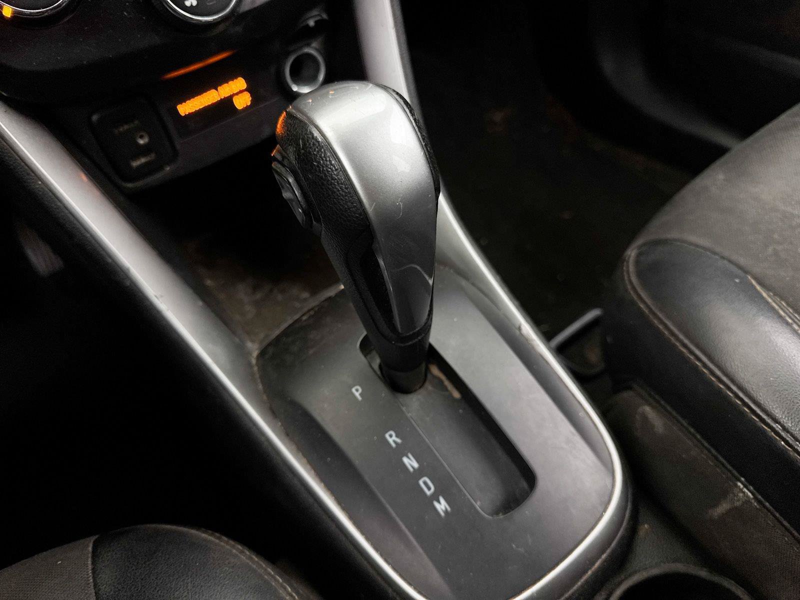 Used 2018 Chevrolet Trax LT w/ LT Convenience Package FWD image 17