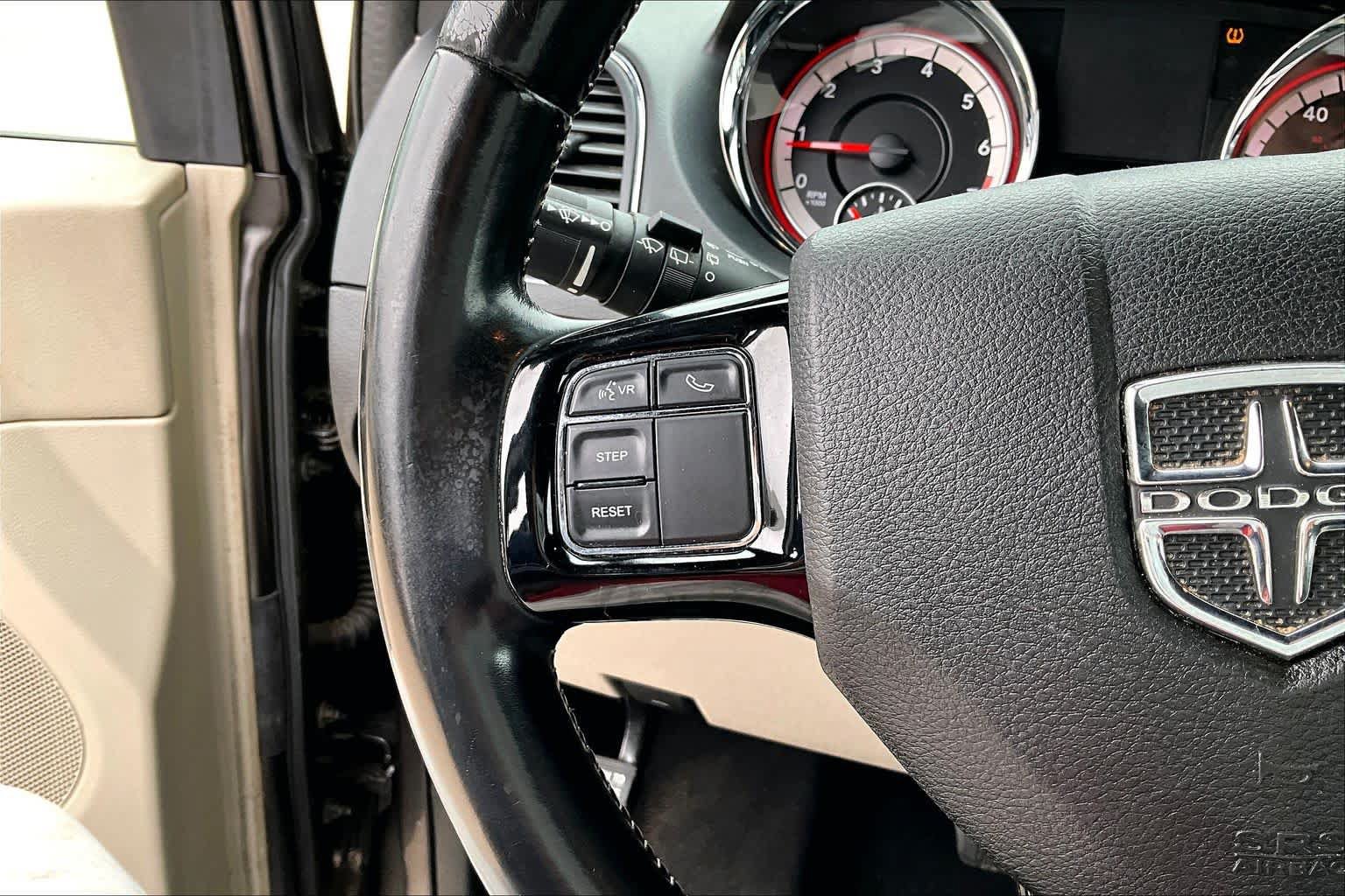 Used 2020 Dodge Grand Caravan SXT FWD image 22