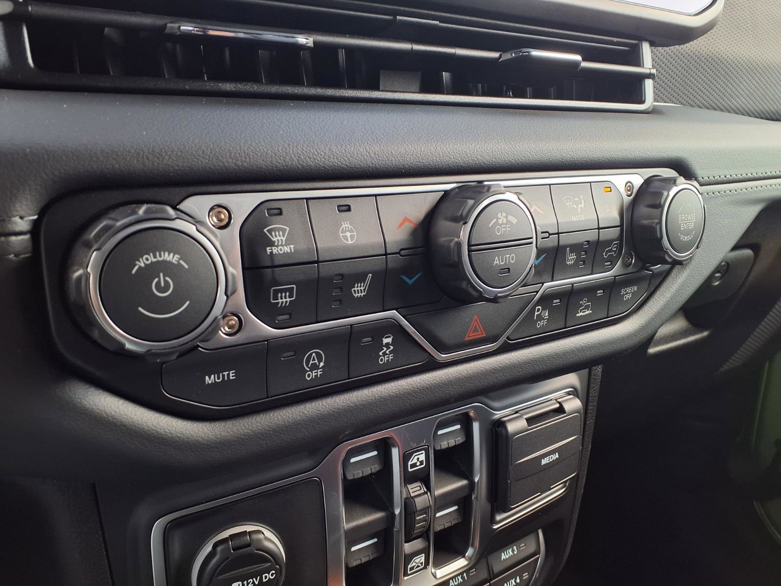 New 2026 Jeep Wrangler Unlimited Rubicon image 15