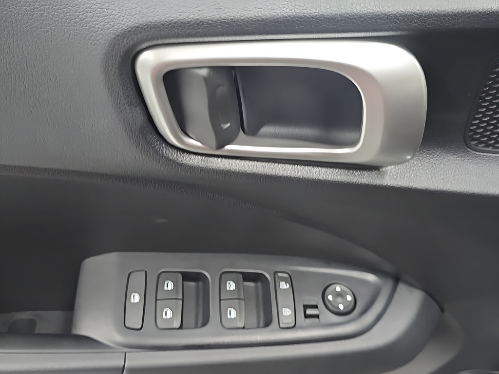 New 2026 Hyundai Venue SEL FWD image 11