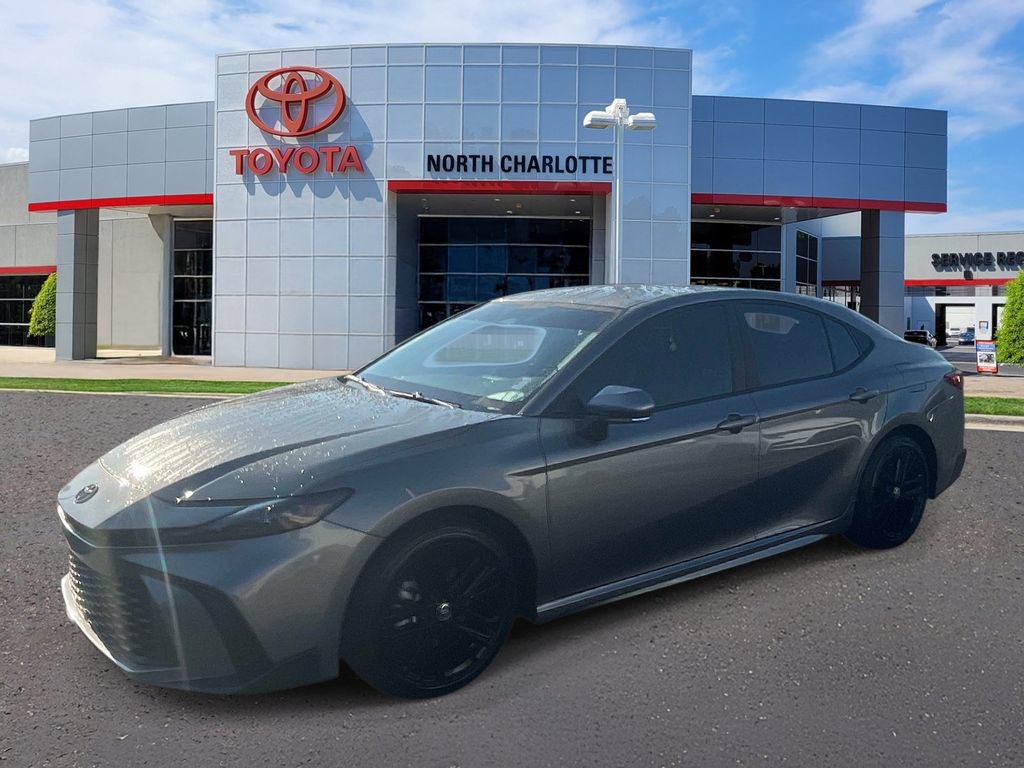 Used 2025 Toyota Camry SE FWD image 5