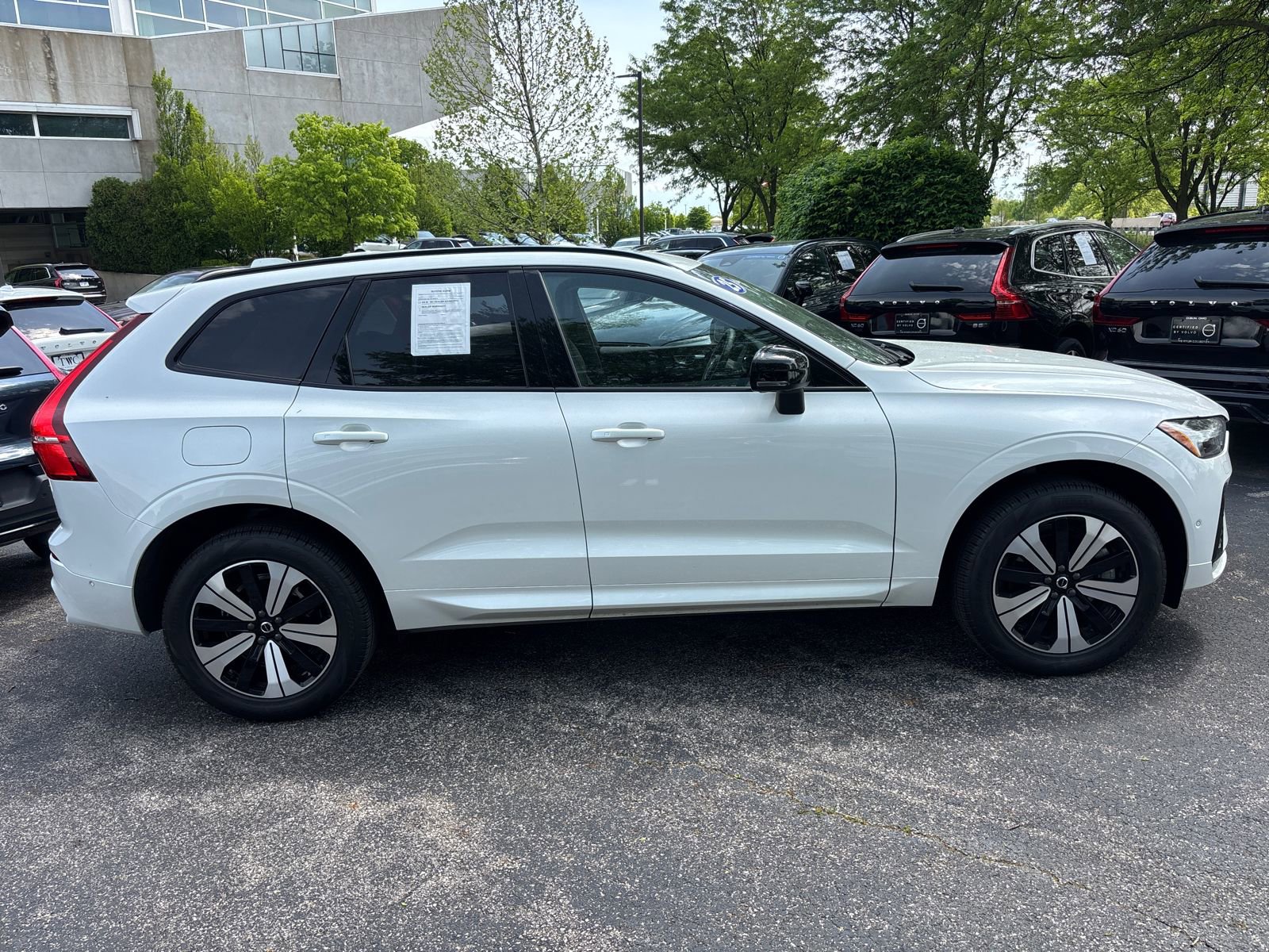 Used 2025 Volvo XC60 T8 Plus w/ Protection Package Premier AWD/4WD image 4
