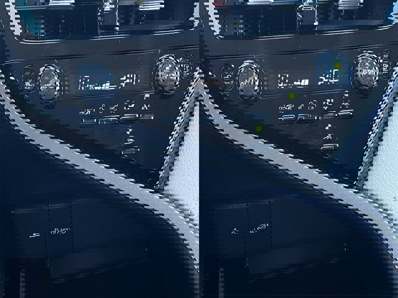 Used 2024 Toyota Camry LE image 18