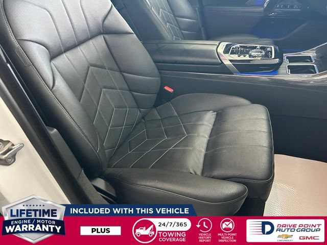 Used 2024 BMW 740i xDrive AWD/4WD image 27