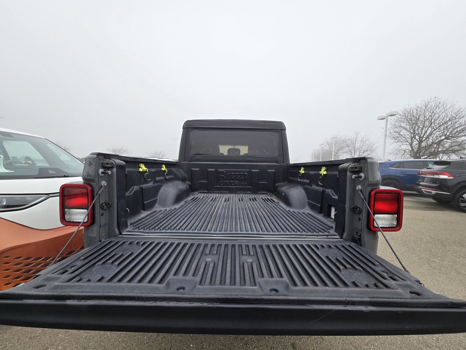 Used 2021 Jeep Gladiator Sport image 9