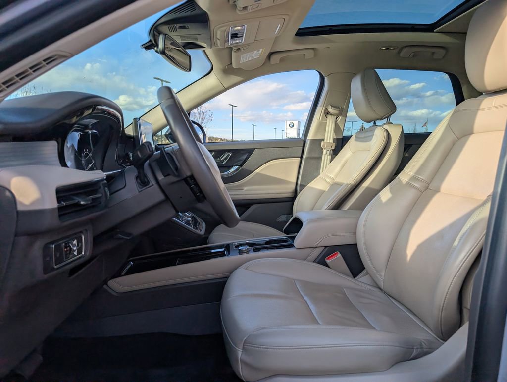 Used 2022 Lincoln Corsair AWD w/ Premium Package image 11